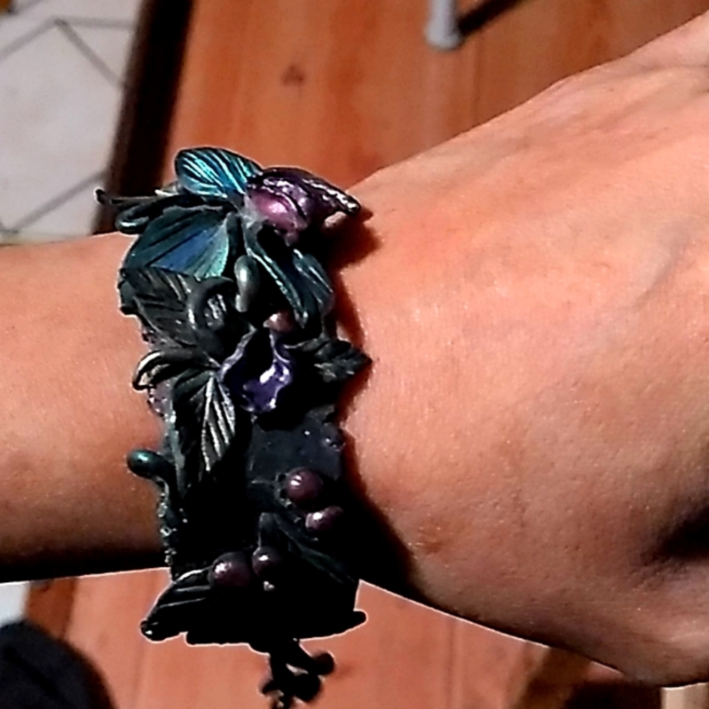 Handmade Beatiful Bracelet Rose and Leave Design (light weight)